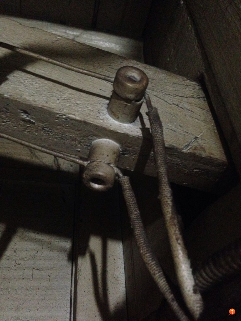 Old Electric wire insulators_1.jpg